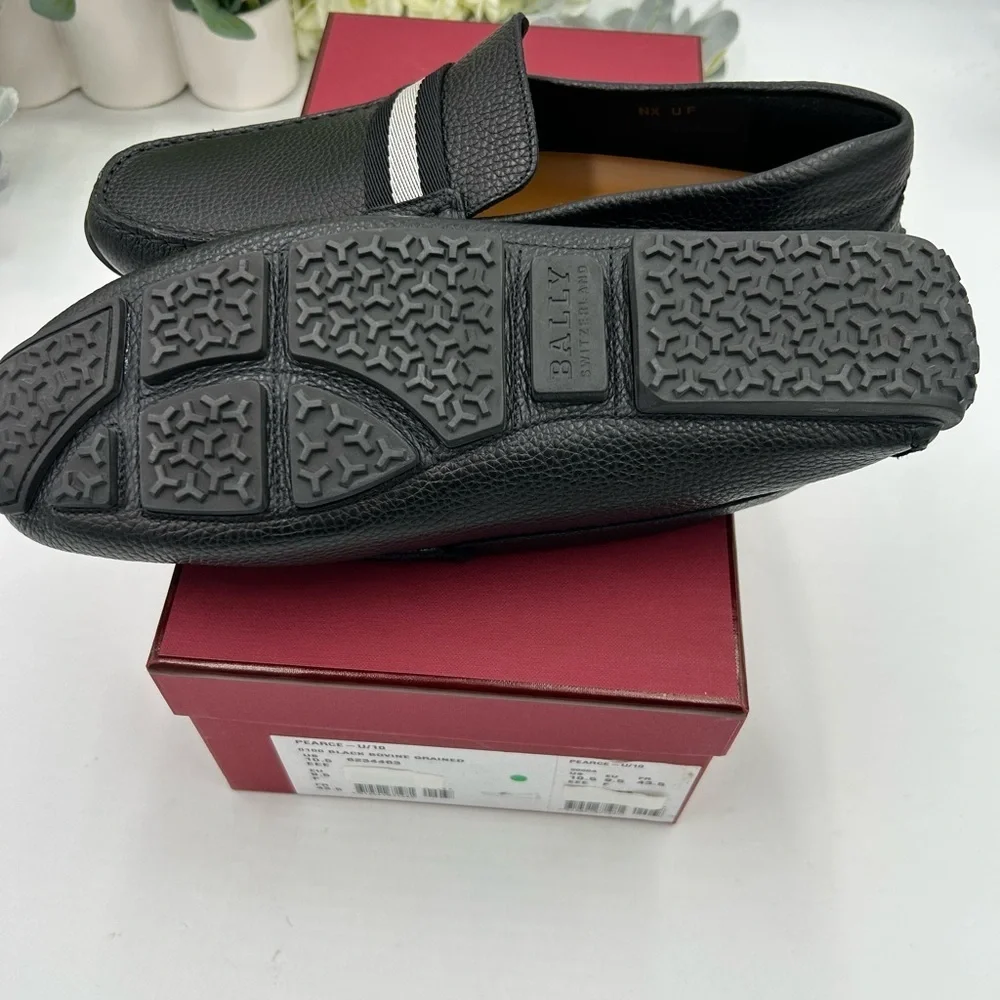Men's Bally pebble grain, leather driver loafers size 10.5 made in Italy
